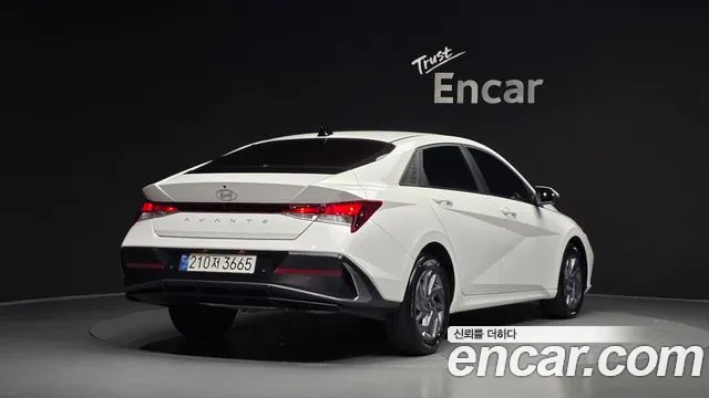 Фотография автомобиля — Hyundai Avante CN7
