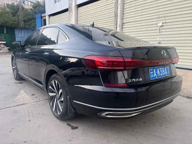 Volkswagen Passat — Фото автомобиля 10