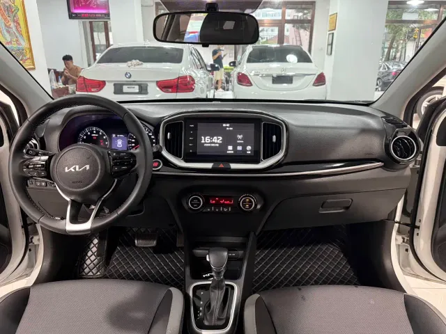 Kia KX1 — Фото автомобиля 8