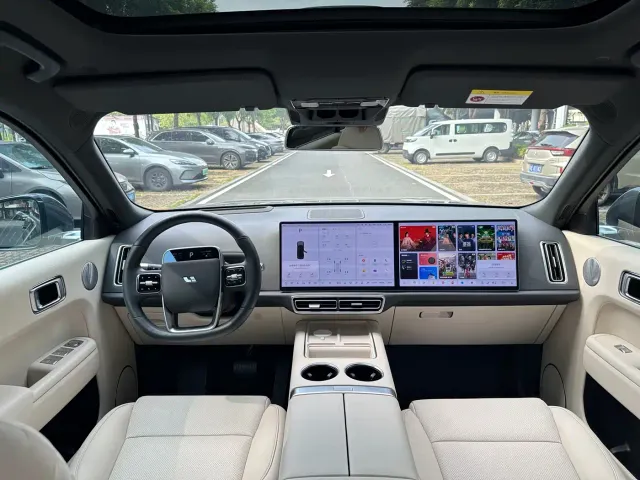 Li Auto L9 — Фото автомобиля 6