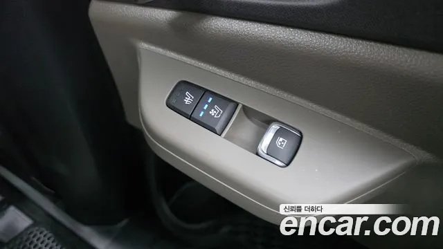 Kia Carnival Generation 4 — Фото автомобиля 18
