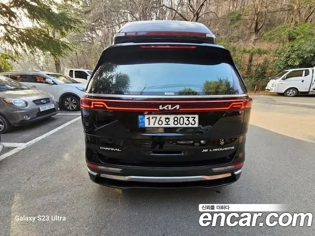 Kia Carnival Generation 4 — Фото автомобиля 7