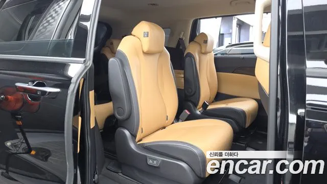 Kia Carnival Generation 4 — Фото автомобиля 18