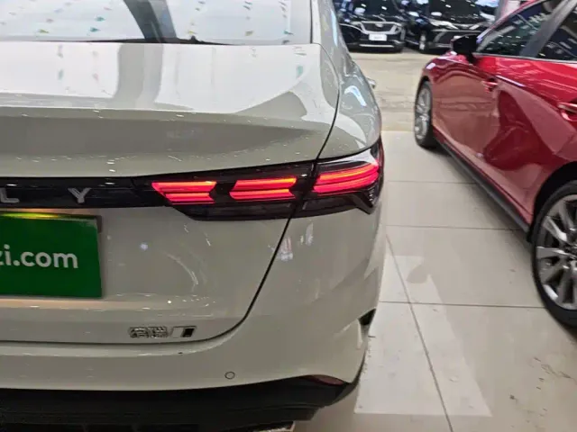 Geely Binrui — Фото автомобиля 7