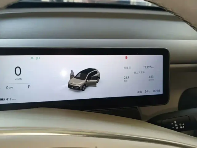 Leapmotor B10 — Фото автомобиля 11