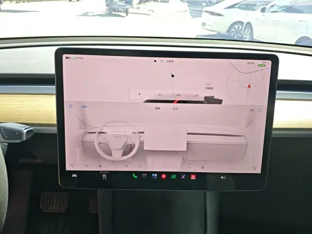 Tesla Model Y — Фото автомобиля 12