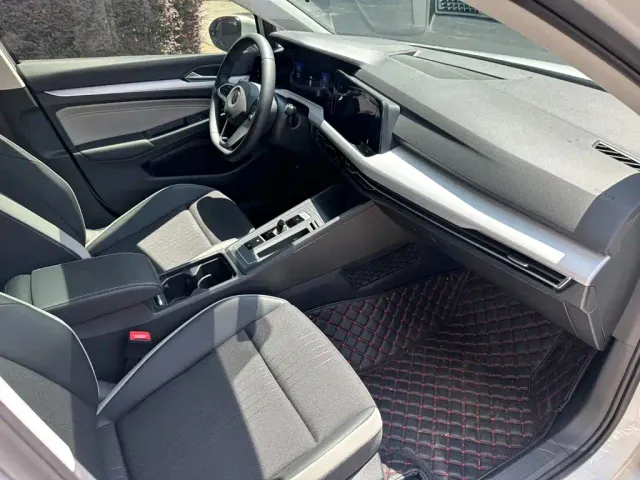 Volkswagen Golf — Фото автомобиля 12