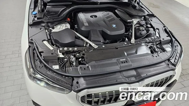 BMW 5-Series 5 серия (G60) 530i xDrive M Sport — Фото автомобиля 4