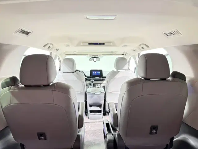 Toyota Granvia — Фото автомобиля 16