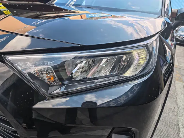 Toyota RAV4 — Фото автомобиля 4