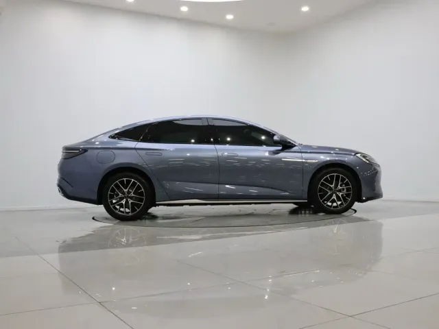 BYD Seal 07 DM-i — Фото автомобиля 9
