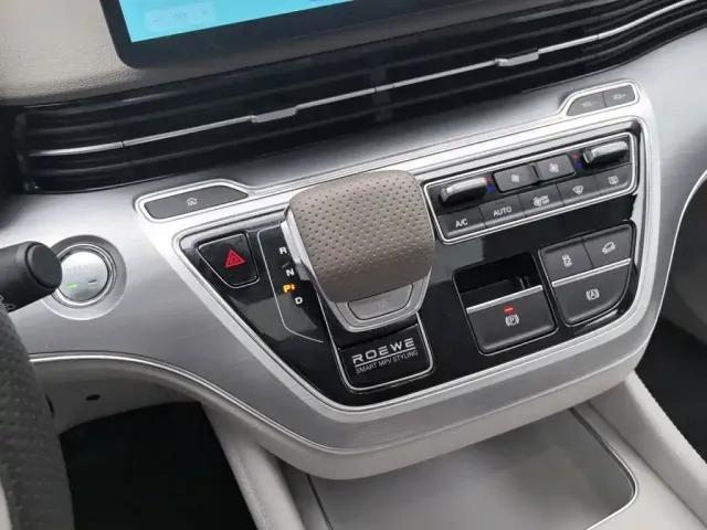 Roewe Roewe iMAX8 EV 2025 Model 1.5T DMH Land Premium Edition — Фото автомобиля 13