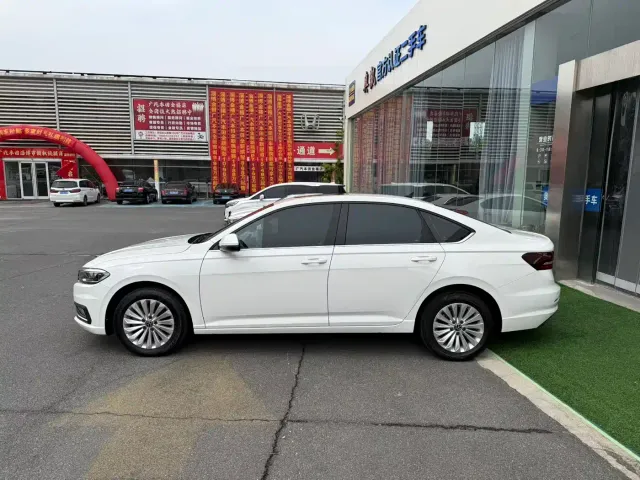 Volkswagen Lavida — Фото автомобиля 6