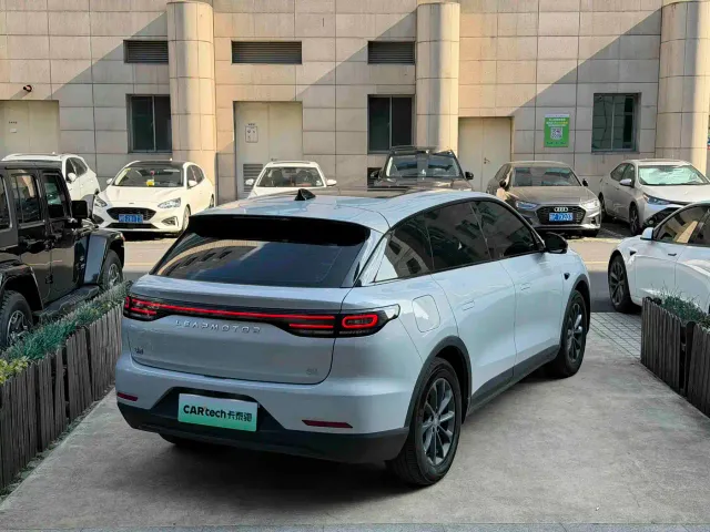 Leapmotor C11 — Фото автомобиля 3