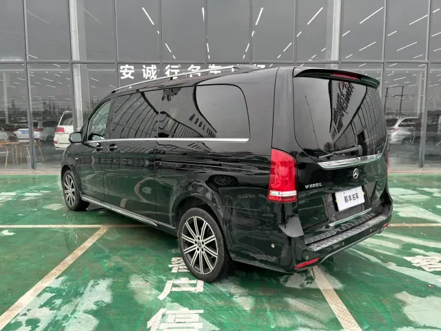 Mercedes-Benz V-Class — Фото автомобиля 19
