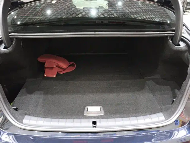 BMW 5 Series — Фото автомобиля 23