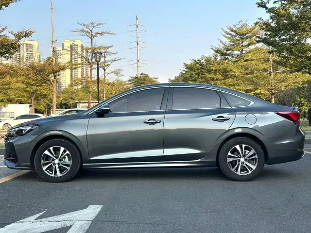 Changan Eado — Фото автомобиля 11