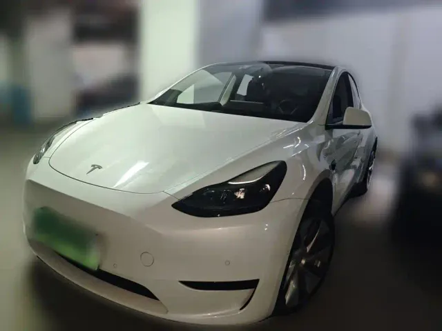 Фотография автомобиля — Tesla Model Y