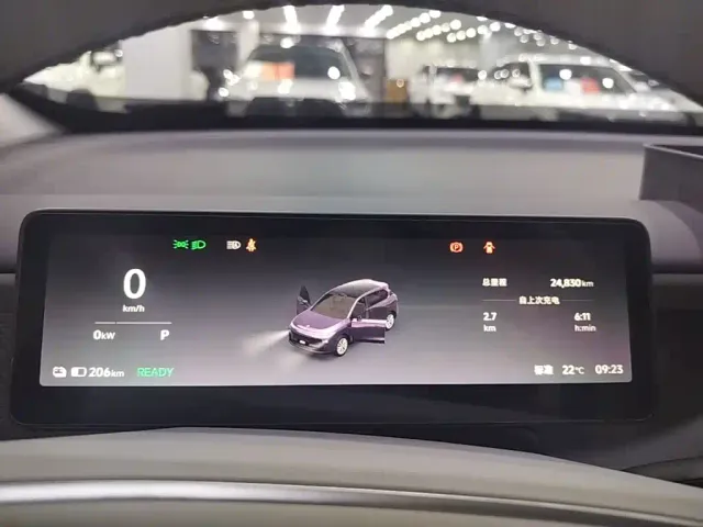 Leapmotor B10 — Фото автомобиля 11