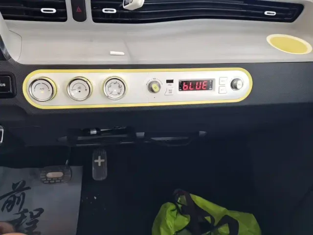 Wuling Hongguang Mini EV — Фото автомобиля 12