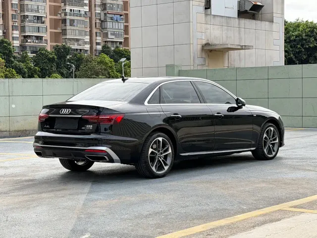 Audi A4L — Фото автомобиля 9