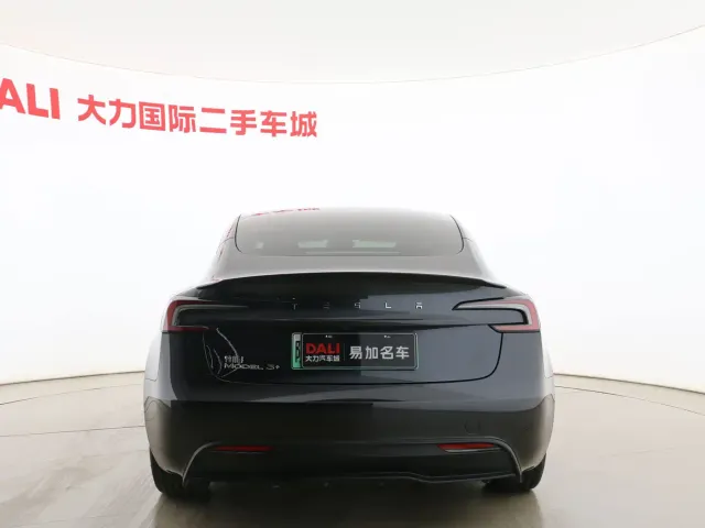 Tesla Model 3 — Фото автомобиля 15