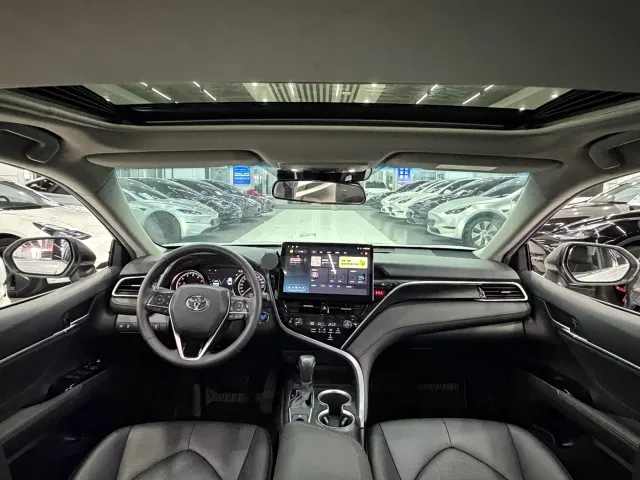 Toyota Camry — Фото автомобиля 10