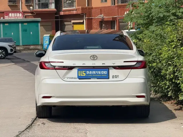 Toyota Camry — Фото автомобиля 2