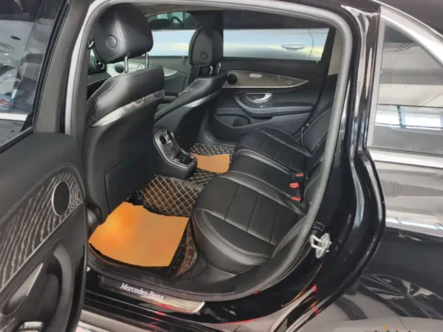Mercedes-Benz E-Class — Фото автомобиля 16