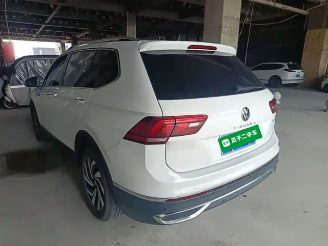 Volkswagen Tiguan L — Фото автомобиля 4