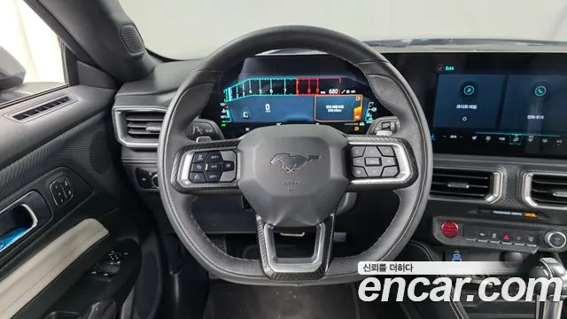 Ford Mustang Mustang 7 поколение 5.0 GT Premium Купе — Фото автомобиля 11