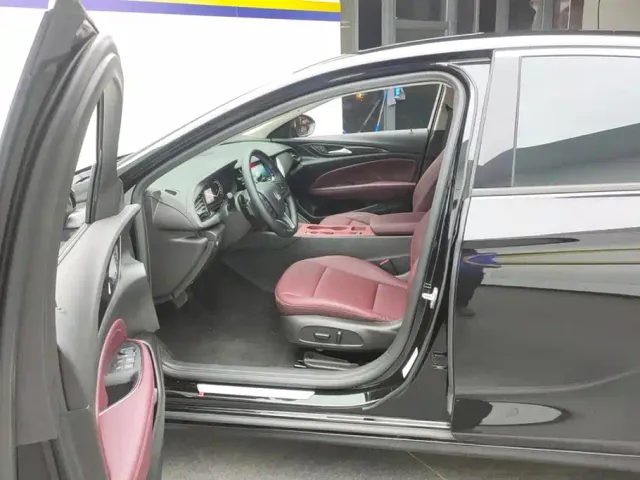 Buick Regal — Фото автомобиля 9