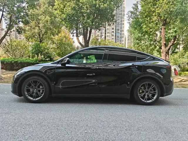 Tesla Model Y 2022 Rear-Wheel Drive Version — Фото автомобиля 7
