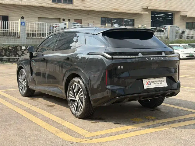 Lynk & Co 08 EM-P — Фото автомобиля 25