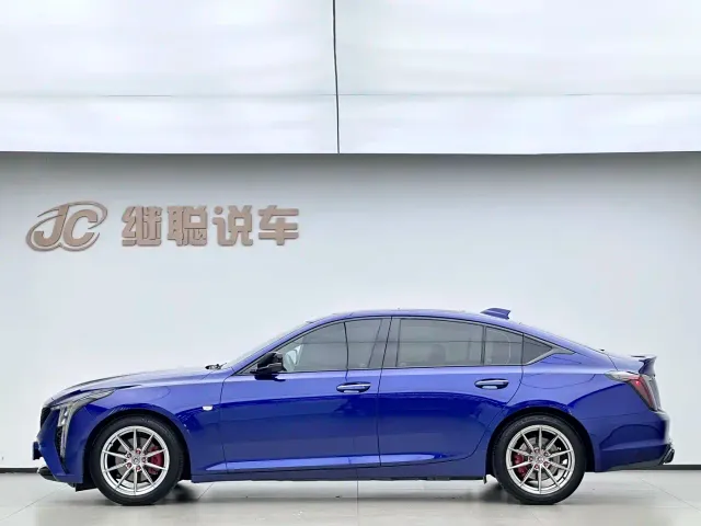 Cadillac CT5 — Фото автомобиля 3