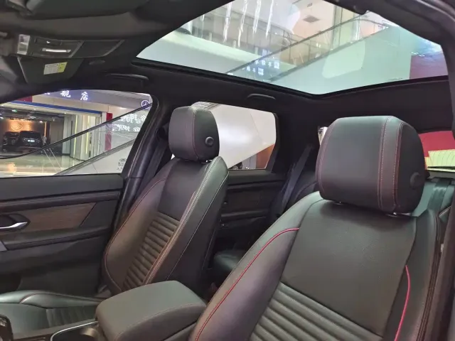 Land Rover Discovery Sport — Фото автомобиля 9