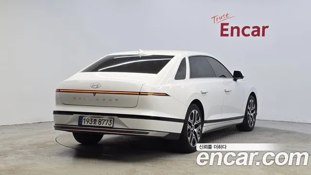Hyundai Grandeur Grandeur (GN7) 2.5 Бензин 2WD — Фото автомобиля 2