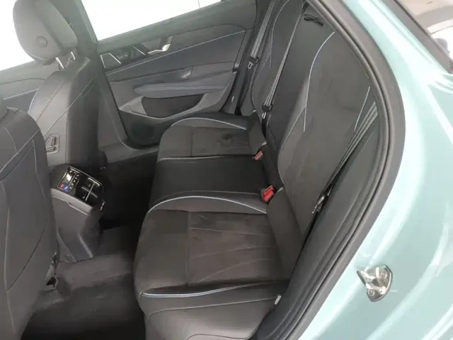 Volkswagen Passat — Фото автомобиля 21
