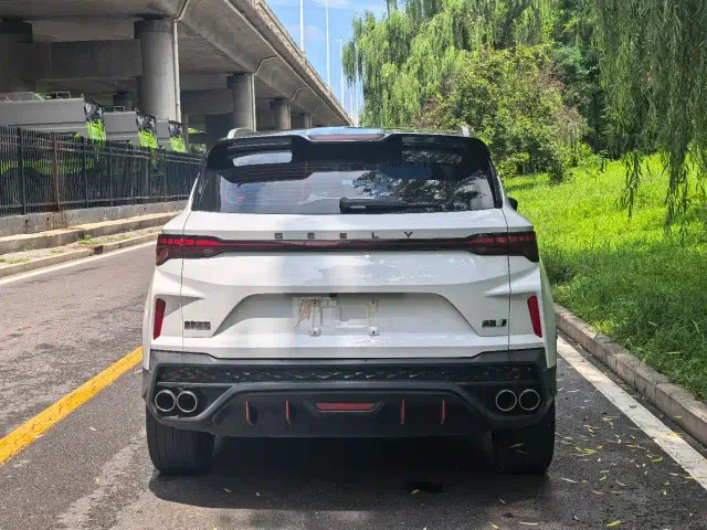 Geely Binyue — Фото автомобиля 5