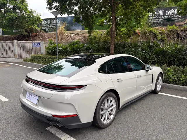 Porsche Panamera — Фото автомобиля 11