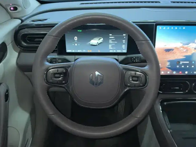 Leapmotor C11 — Фото автомобиля 15
