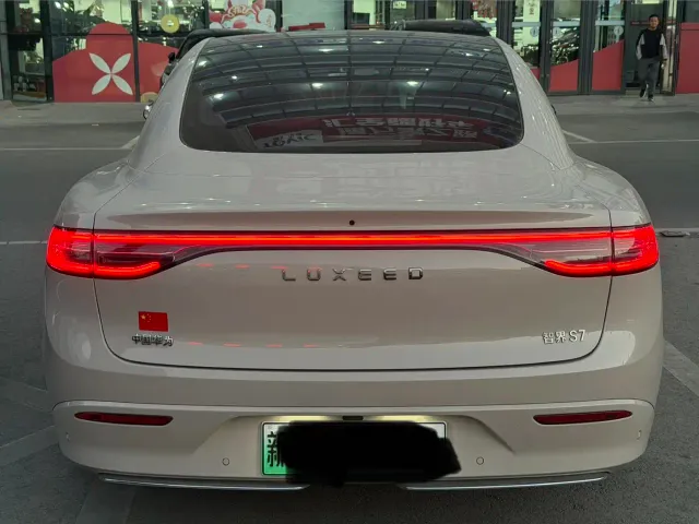 Luxeed S7 — Фото автомобиля 13