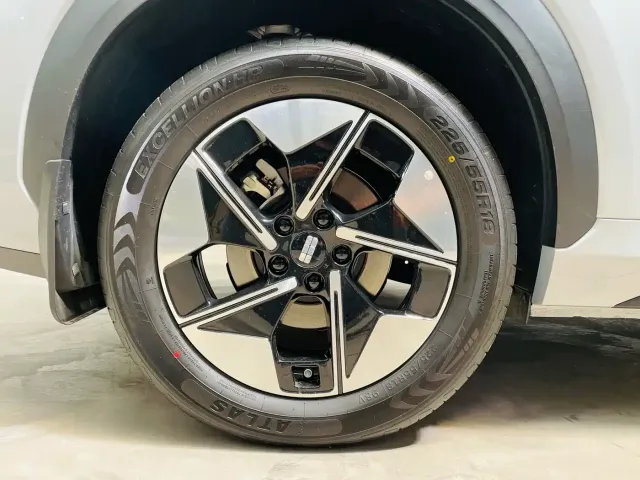 Geely Galaxy E5 — Фото автомобиля 9