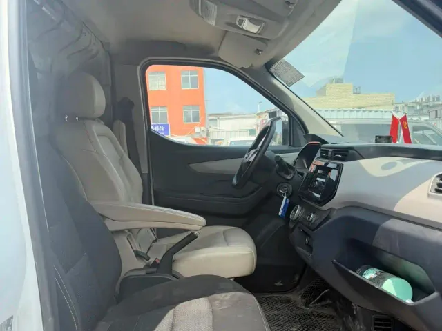 Maxus EV30 — Фото автомобиля 6