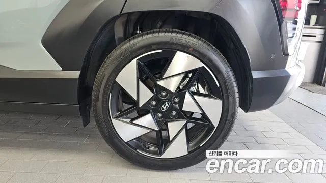 Hyundai Kona Kona (SX2) Бензин 2.0 2WD — Фото автомобиля 21