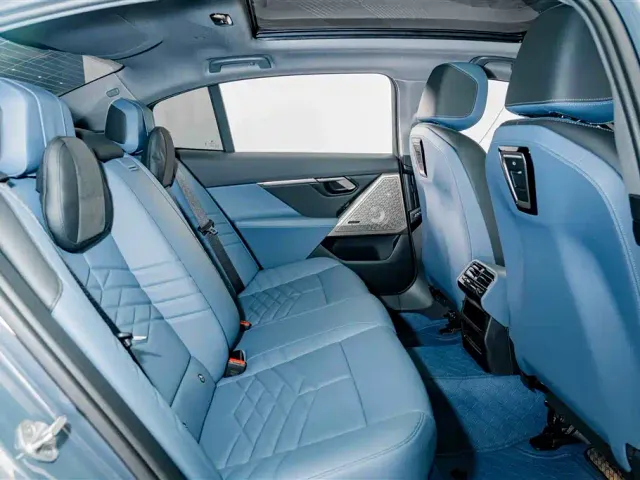 BMW 5 Series — Фото автомобиля 23