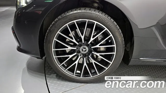 Mercedes-Benz S-Class — Фото автомобиля 5
