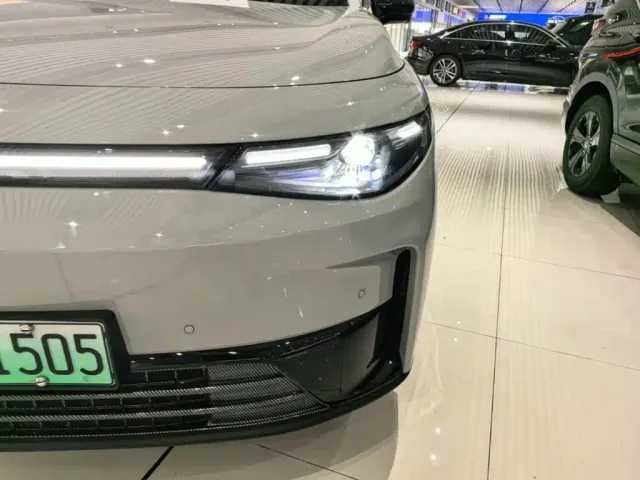 Leapmotor C10 — Фото автомобиля 23