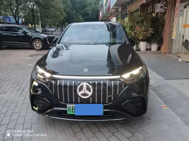 Mercedes-Benz EQE SUV — Фото автомобиля 3