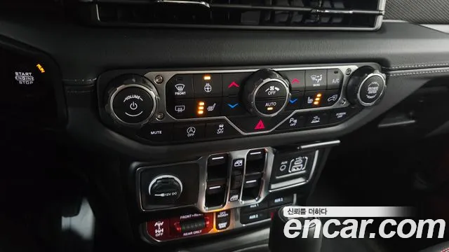Jeep Wrangler Wrangler (JL) — Фото автомобиля 29